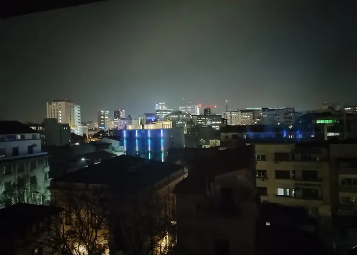 Cochet Piata Victoriei